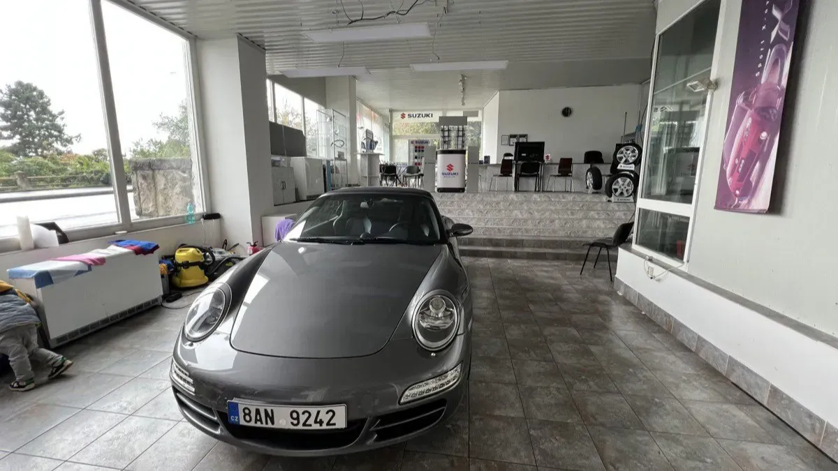 Prodej komerční nemovitosti · Autoservis · 700 m²