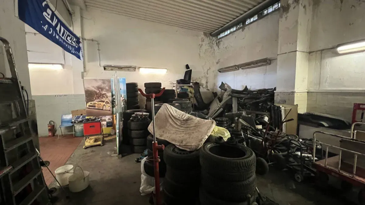 Prodej komerční nemovitosti · Autoservis · 700 m²